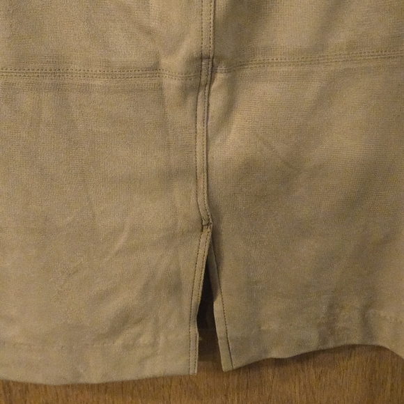 Liz Claiborne Tan Faux Suede Knee-Length Pencil Skirt Cargo Style Women size 10 - Picture 10 of 16